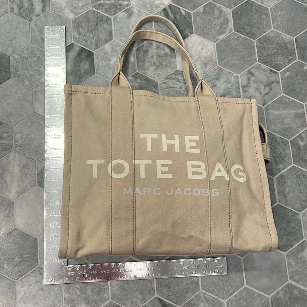 Marc Jacobs The Tote Bag in Ivory - Like New - Picture 10 of 11